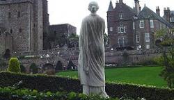 Drummond Castle Gardens
